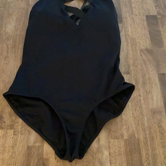 NWT JustFab beautiful black one piece lightly padded bathing suit. - Picture 5 of 10